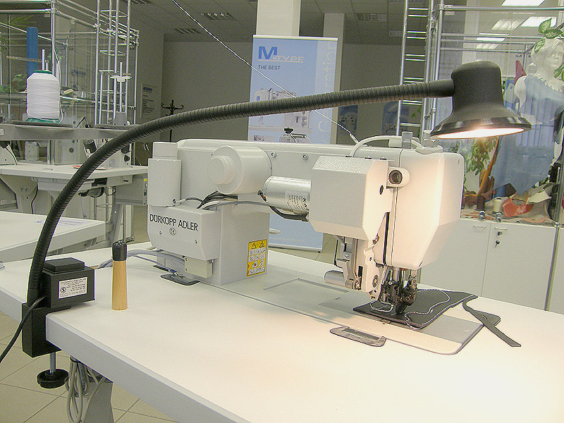 Lamp gripped to the table with a clamp